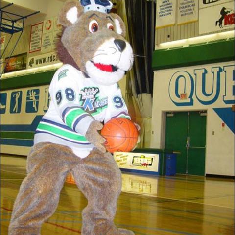 An archival photo of an updated version of Rufus the Lion with a new crown